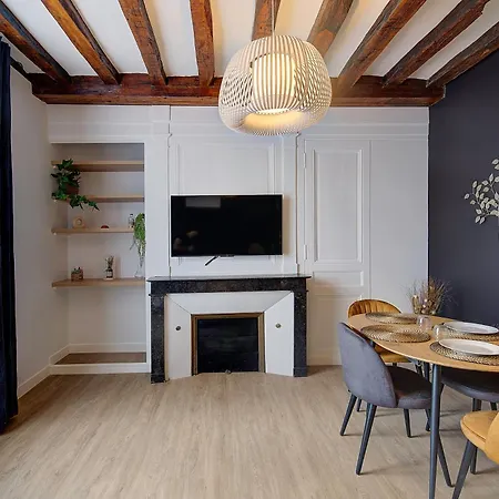Le Dublin / Plumereau Apartment *
